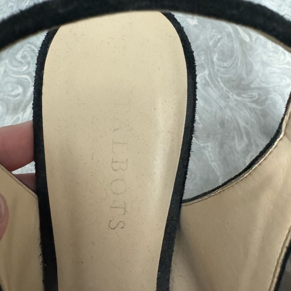 Talbots Suede Pumps - size 10. - Picture 2 of 11